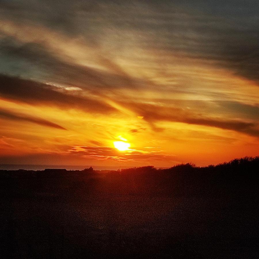 Au Coucher Du Soleil Ambleteuse Luaran gambar